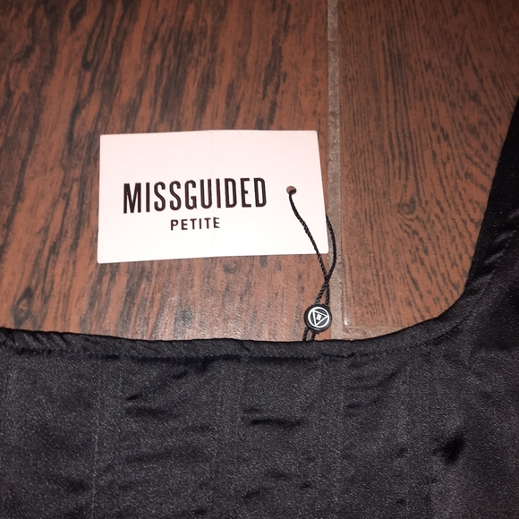 NWT MissGuided Petite Size 4 Black Satin Boned Corset Crop Top - Picture 3 of 8